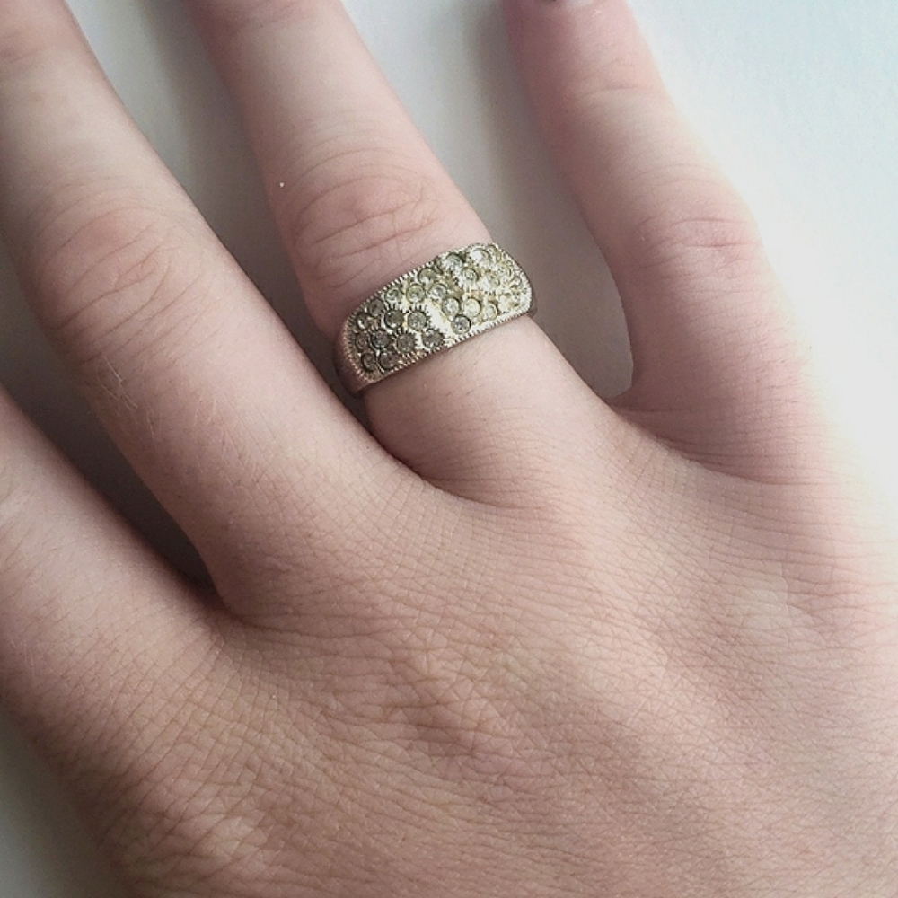Rhinestone ring
